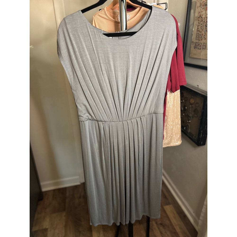 Suzi Chin Maggy Boutique Gray Sunburst Pleated Midi Dress NWT Size 12 Sleeveless